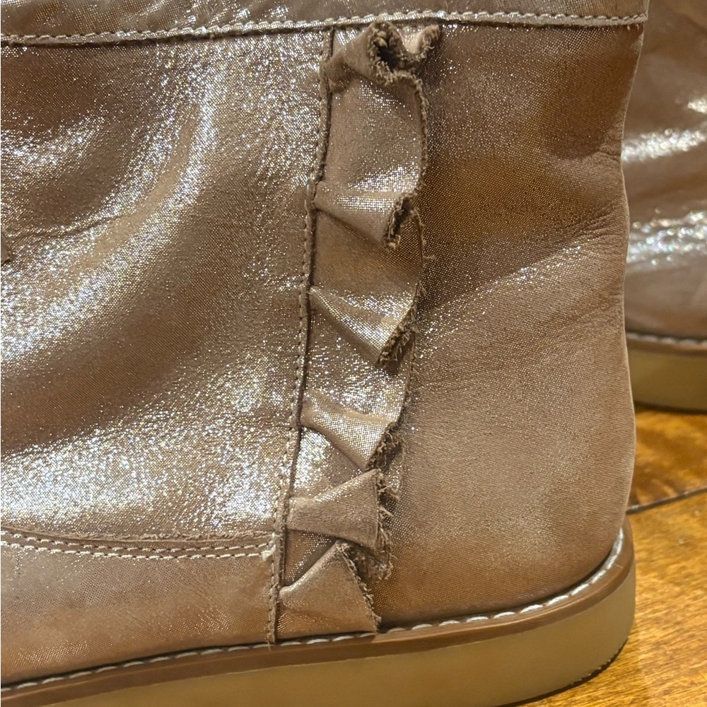 Elephantito Metallic Ruffle Boots - Picture 7 of 10